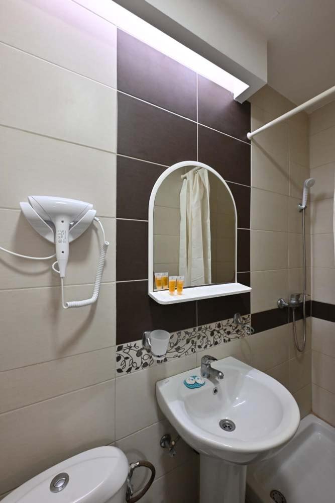 Hotel Tiski Cvet Novi Bečej المظهر الخارجي الصورة
