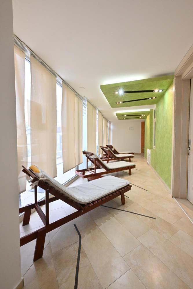 Hotel Tiski Cvet Novi Bečej المظهر الخارجي الصورة