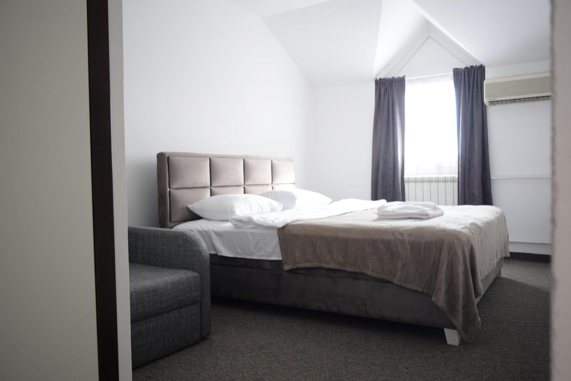 Hotel Tiski Cvet Novi Bečej المظهر الخارجي الصورة