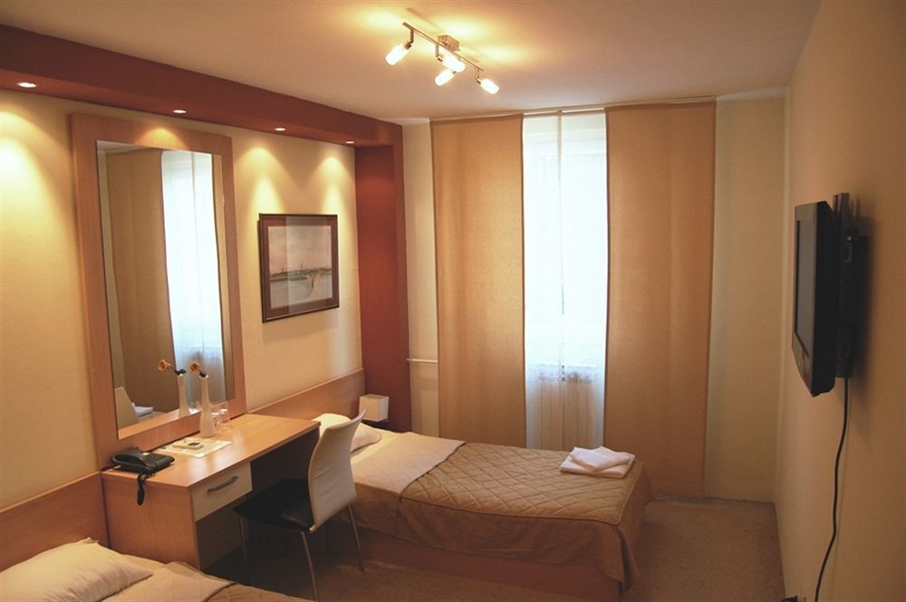 Hotel Tiski Cvet Novi Bečej المظهر الخارجي الصورة