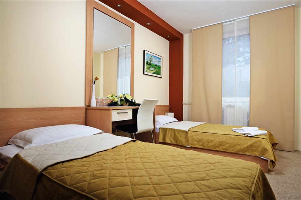 Hotel Tiski Cvet Novi Bečej المظهر الخارجي الصورة