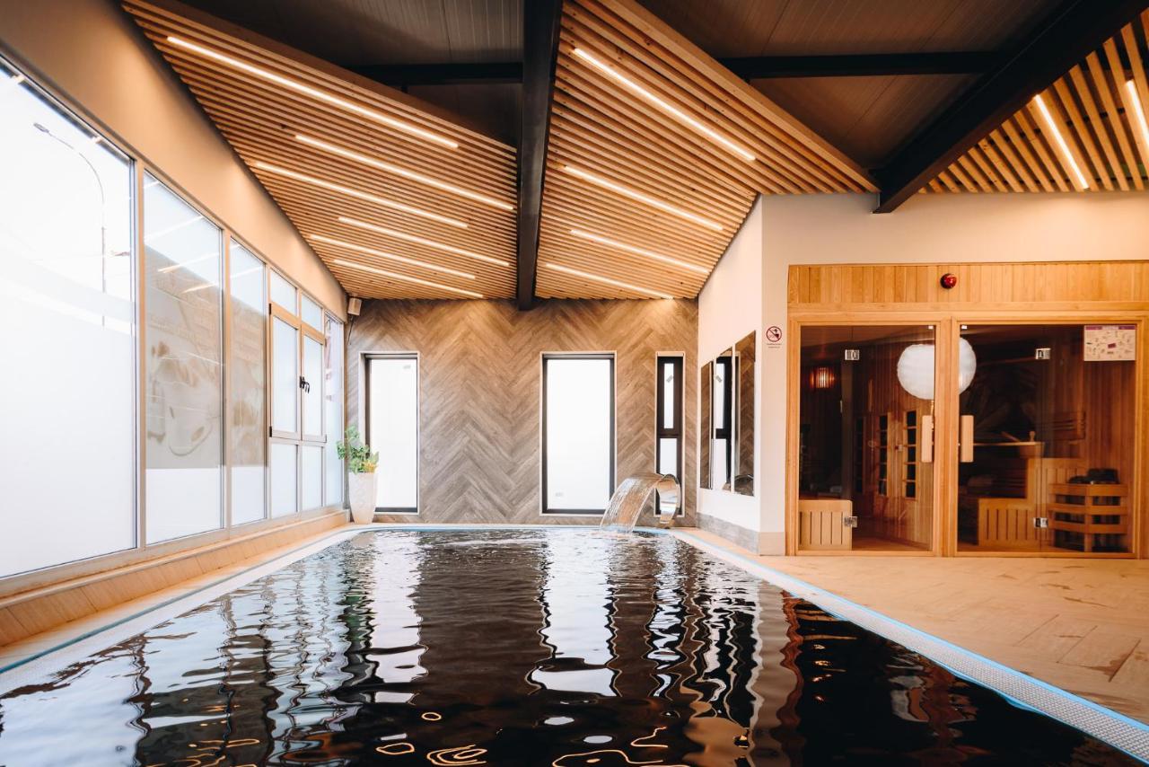 Hotel Tiski Cvet Novi Bečej المظهر الخارجي الصورة